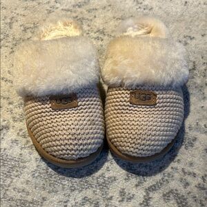 UGG Cream and Tan Women’s Knit Slippers